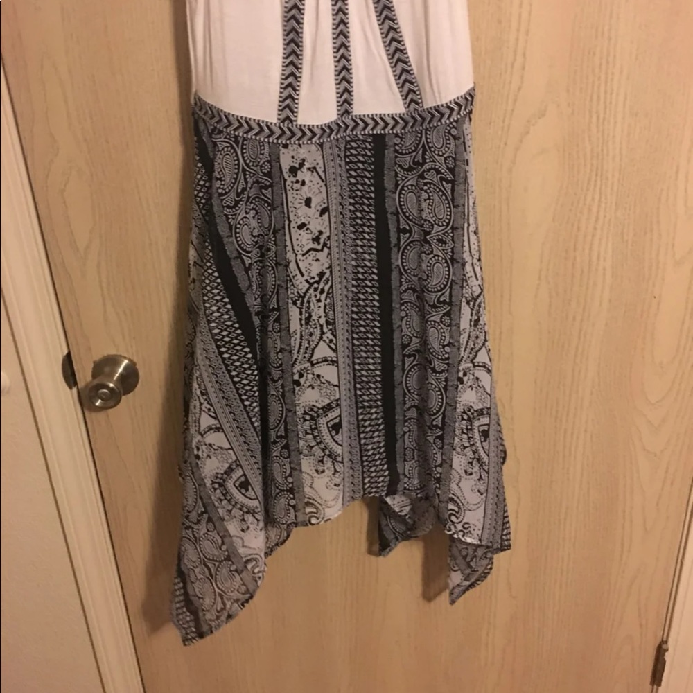 Dress - Picture 3 of 4
